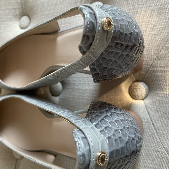 NWOT Cole Haan Grey Low Stacked Heels - Picture 15 of 15